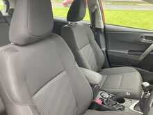 Toyota 1.6 V-Matic Icon Hatchback 5dr Petrol Manual Euro 5 (132 ps)