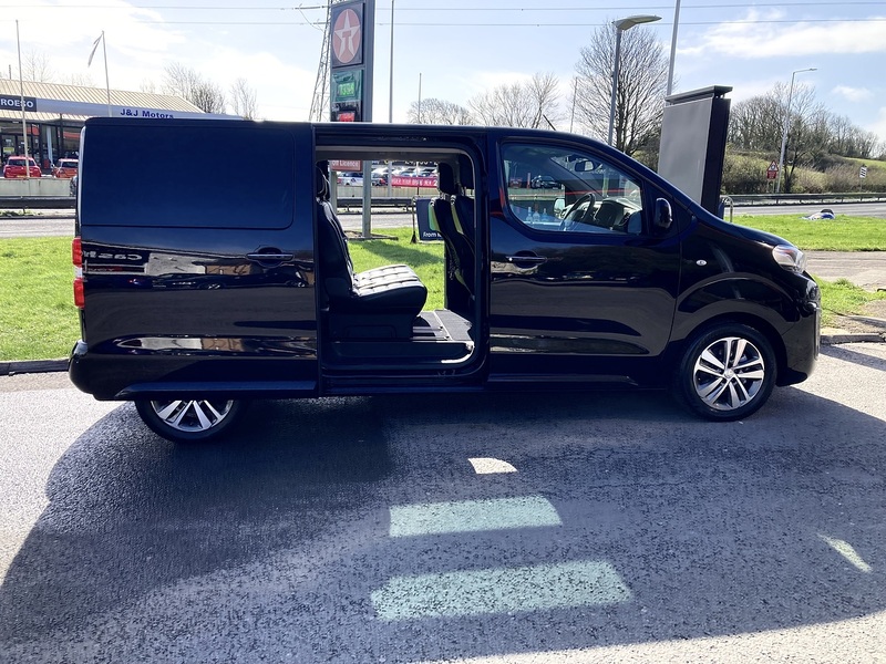 Peugeot 2.0 BlueHDi Allure Standard MPV 5dr Diesel Manual MWB Euro 6 (s/s) (SNav) (150 ps)