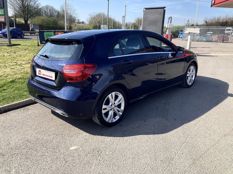 Mercedes-Benz 2.1 A200d Sport Hatchback 5dr Diesel Manual Euro 6 (s/s) (136 ps)