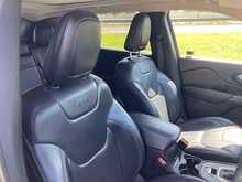 Jeep 2.0 CRD Limited SUV 5dr Diesel Auto 4WD Euro 5 (s/s) (170 ps)