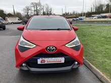 Toyota 1.0 VVT-i x-plore Hatchback 5dr Petrol Manual Euro 6 (71 ps)