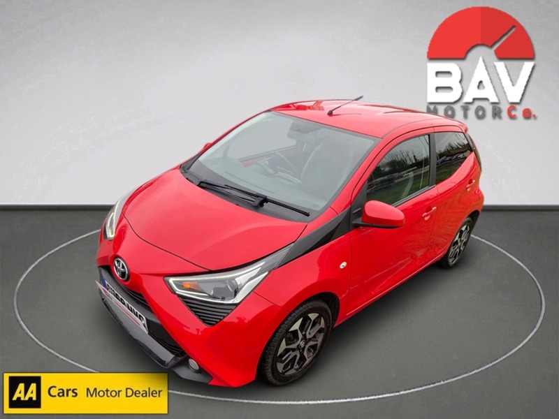 Toyota 1.0 VVT-i x-plore Hatchback 5dr Petrol Manual Euro 6 (71 ps)