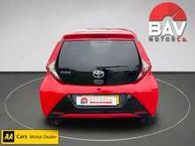 Toyota 1.0 VVT-i x-plore Hatchback 5dr Petrol Manual Euro 6 (71 ps)
