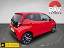 Toyota 1.0 VVT-i x-plore Hatchback 5dr Petrol Manual Euro 6 (71 ps)