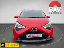 Toyota 1.0 VVT-i x-plore Hatchback 5dr Petrol Manual Euro 6 (71 ps)
