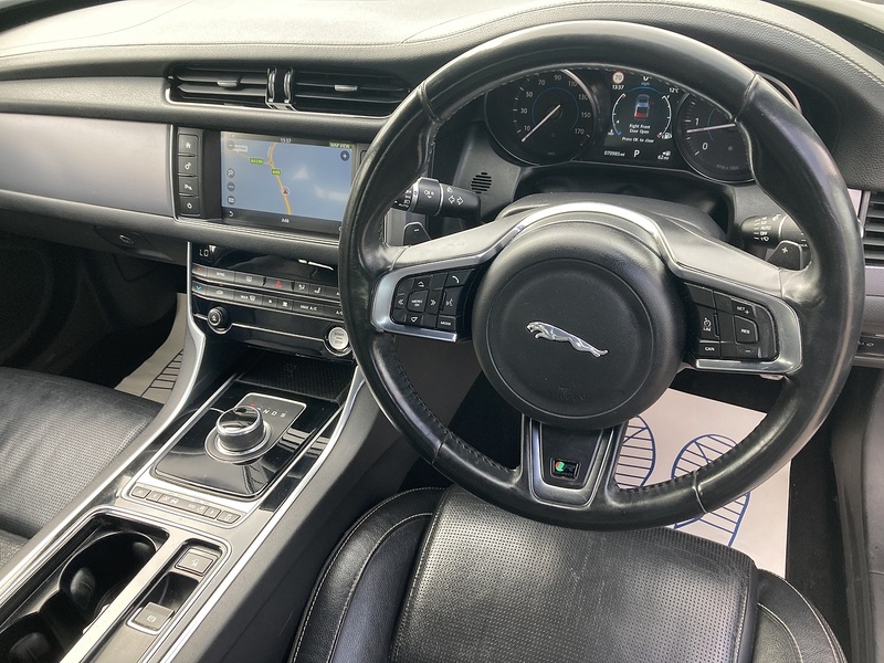 Jaguar 2.0d R-Sport Saloon 4dr Diesel Auto Euro 6 (s/s) (180 ps)