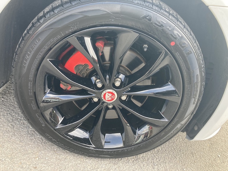 Jaguar 2.0d R-Sport Saloon 4dr Diesel Auto Euro 6 (s/s) (180 ps)