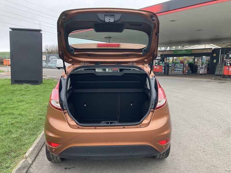 Ford 1.0T EcoBoost Zetec Hatchback 5dr Petrol Manual Euro 6 (s/s) (100 ps)