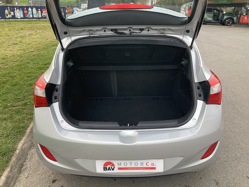 Hyundai 1.6 CRDi Blue Drive SE Hatchback 5dr Diesel DCT Euro 6 (s/s) (110 ps)