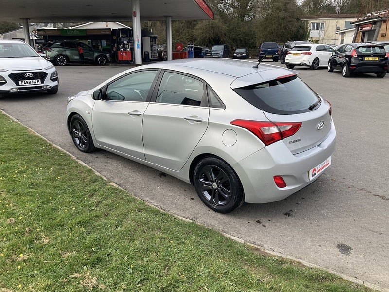 Hyundai 1.6 CRDi Blue Drive SE Hatchback 5dr Diesel DCT Euro 6 (s/s) (110 ps)