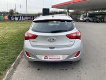 Hyundai 1.6 CRDi Blue Drive SE Hatchback 5dr Diesel DCT Euro 6 (s/s) (110 ps)