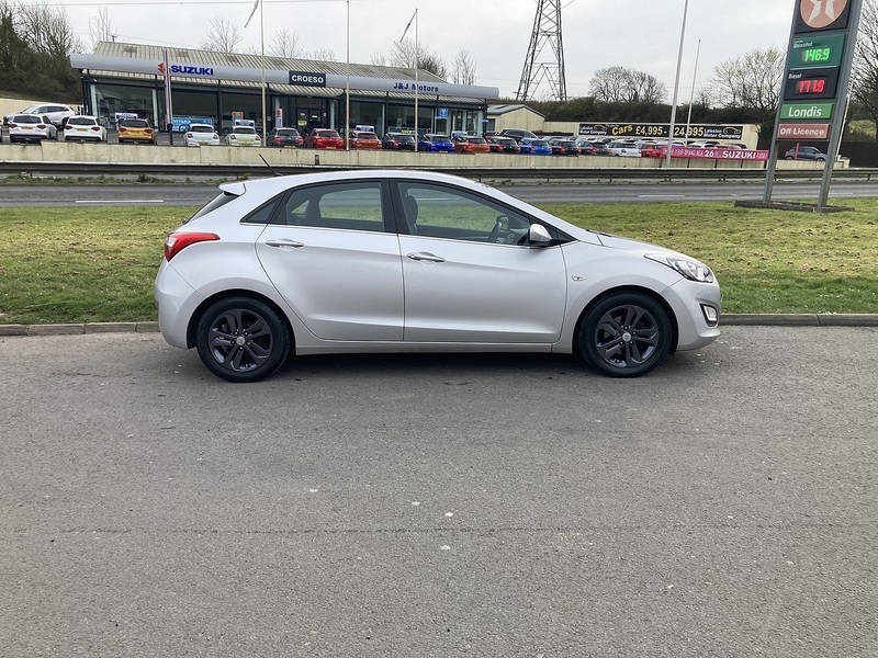 Hyundai 1.6 CRDi Blue Drive SE Hatchback 5dr Diesel DCT Euro 6 (s/s) (110 ps)