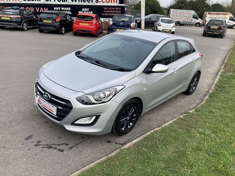Hyundai 1.6 CRDi Blue Drive SE Hatchback 5dr Diesel DCT Euro 6 (s/s) (110 ps)