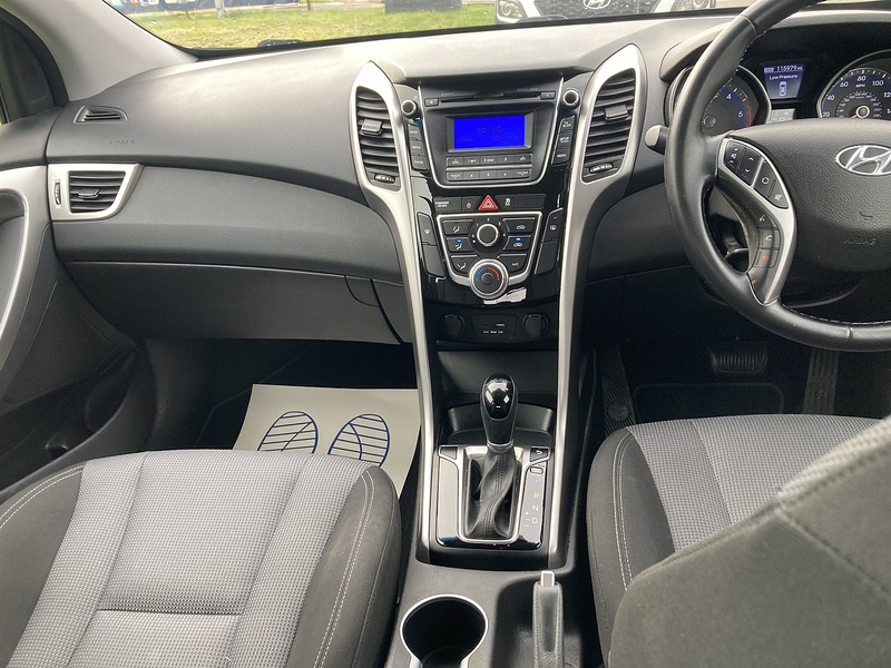 Hyundai 1.6 CRDi Blue Drive SE Hatchback 5dr Diesel DCT Euro 6 (s/s) (110 ps)