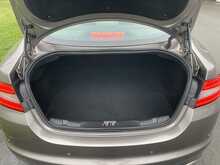 Jaguar 2.2d Luxury Saloon 4dr Diesel Auto Euro 5 (s/s) (190 ps)