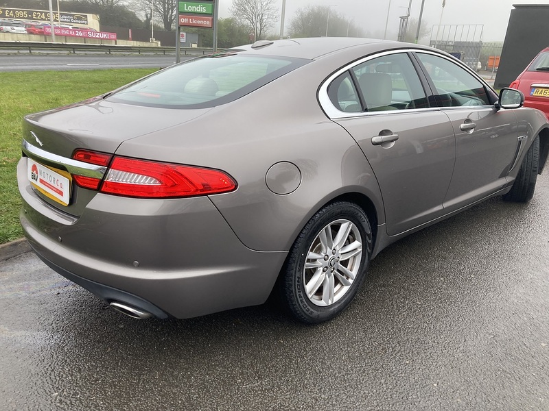 Jaguar 2.2d Luxury Saloon 4dr Diesel Auto Euro 5 (s/s) (190 ps)