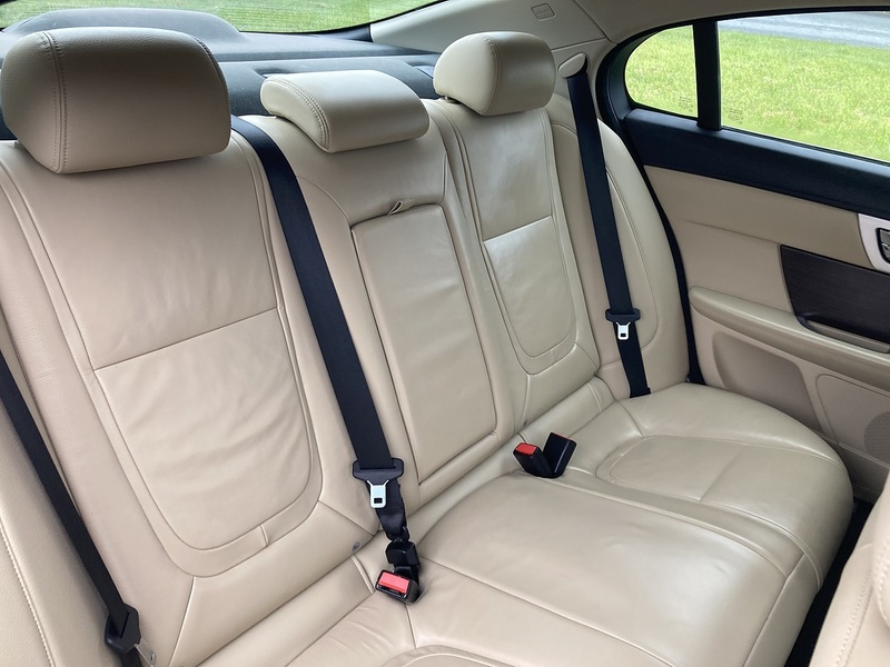 Jaguar 2.2d Luxury Saloon 4dr Diesel Auto Euro 5 (s/s) (190 ps)