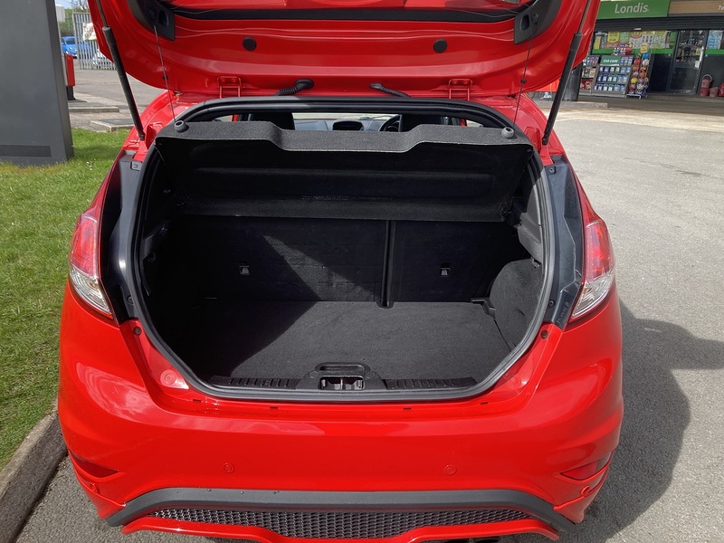 Ford 1.6T EcoBoost ST-2 Hatchback 3dr Petrol Manual Euro 5 (182 ps)