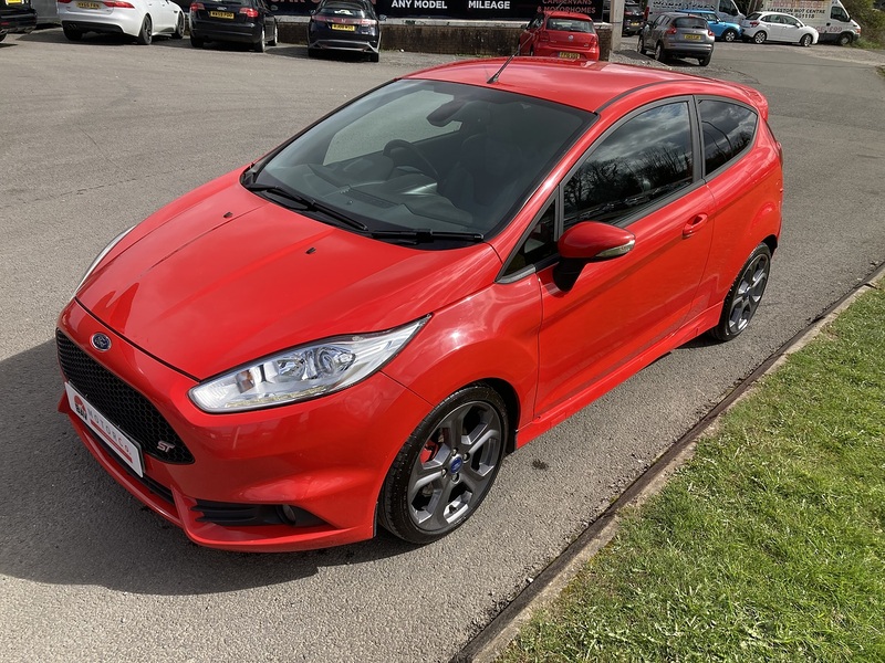 Ford 1.6T EcoBoost ST-2 Hatchback 3dr Petrol Manual Euro 5 (182 ps)