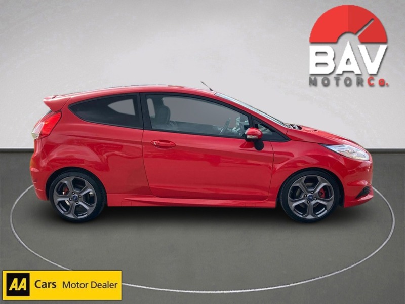 Ford 1.6T EcoBoost ST-2 Hatchback 3dr Petrol Manual Euro 5 (182 ps)
