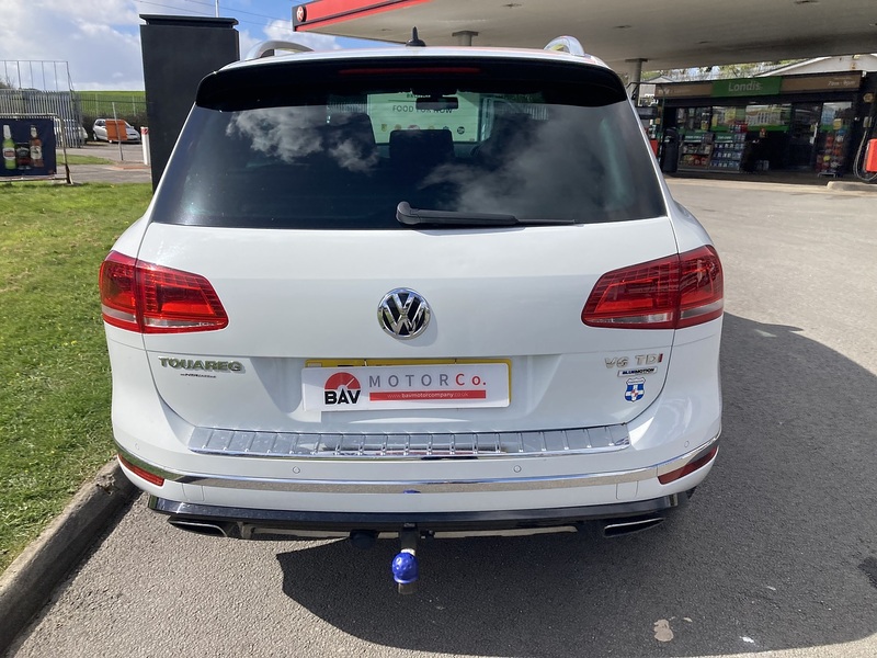 Volkswagen 3.0 TDI V6 BlueMotion Tech R-Line SUV 5dr Diesel Tiptronic 4WD Euro 6 (s/s) (262 ps)