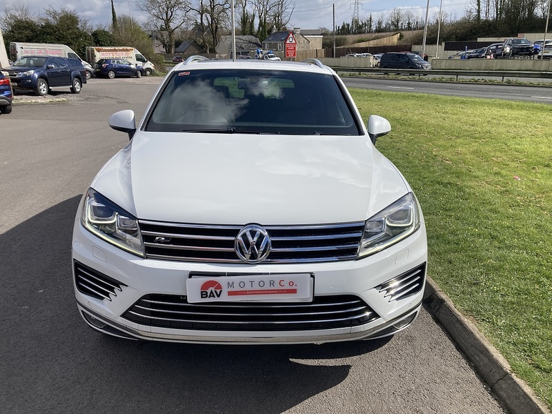 Volkswagen 3.0 TDI V6 BlueMotion Tech R-Line SUV 5dr Diesel Tiptronic 4WD Euro 6 (s/s) (262 ps)