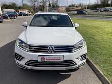 Volkswagen 3.0 TDI V6 BlueMotion Tech R-Line SUV 5dr Diesel Tiptronic 4WD Euro 6 (s/s) (262 ps)