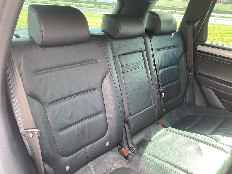 Volkswagen 3.0 TDI V6 BlueMotion Tech R-Line SUV 5dr Diesel Tiptronic 4WD Euro 6 (s/s) (262 ps)