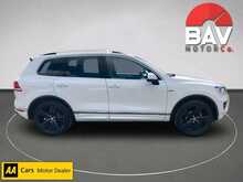 Volkswagen 3.0 TDI V6 BlueMotion Tech R-Line SUV 5dr Diesel Tiptronic 4WD Euro 6 (s/s) (262 ps)