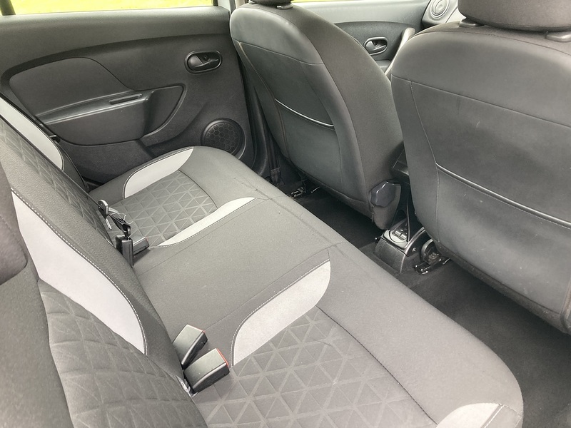 Dacia 0.9 TCe Laureate Hatchback 5dr Petrol Manual Euro 5 (90 ps)