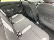 Dacia 0.9 TCe Laureate Hatchback 5dr Petrol Manual Euro 5 (90 ps)