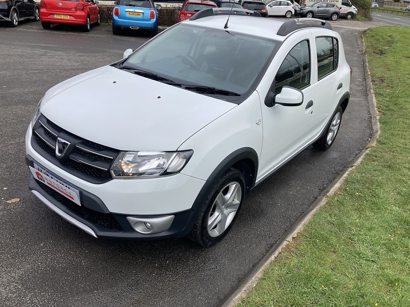 Dacia 0.9 TCe Laureate Hatchback 5dr Petrol Manual Euro 5 (90 ps)