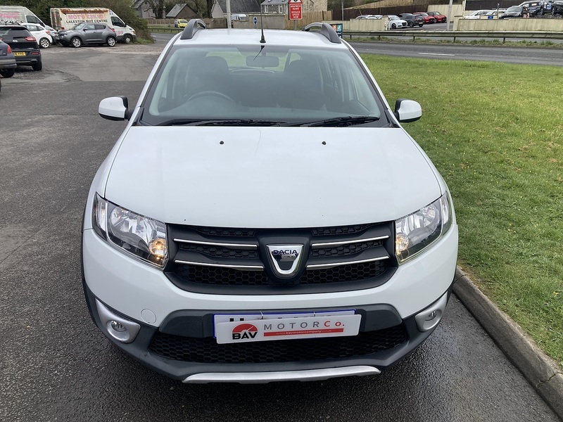 Dacia 0.9 TCe Laureate Hatchback 5dr Petrol Manual Euro 5 (90 ps)