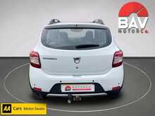 Dacia 0.9 TCe Laureate Hatchback 5dr Petrol Manual Euro 5 (90 ps)