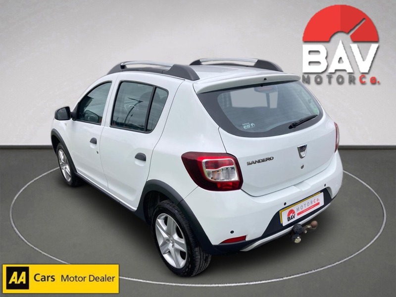 Dacia 0.9 TCe Laureate Hatchback 5dr Petrol Manual Euro 5 (90 ps)