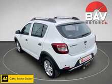 Dacia 0.9 TCe Laureate Hatchback 5dr Petrol Manual Euro 5 (90 ps)