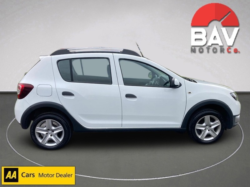 Dacia 0.9 TCe Laureate Hatchback 5dr Petrol Manual Euro 5 (90 ps)