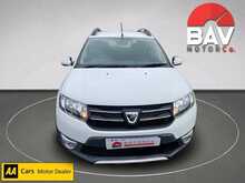 Dacia 0.9 TCe Laureate Hatchback 5dr Petrol Manual Euro 5 (90 ps)
