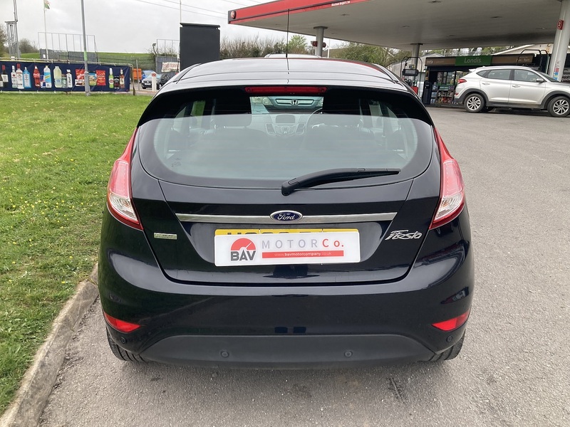 Ford 1.0 Zetec Hatchback 3dr Petrol Manual Euro 5 (s/s) (80 ps)