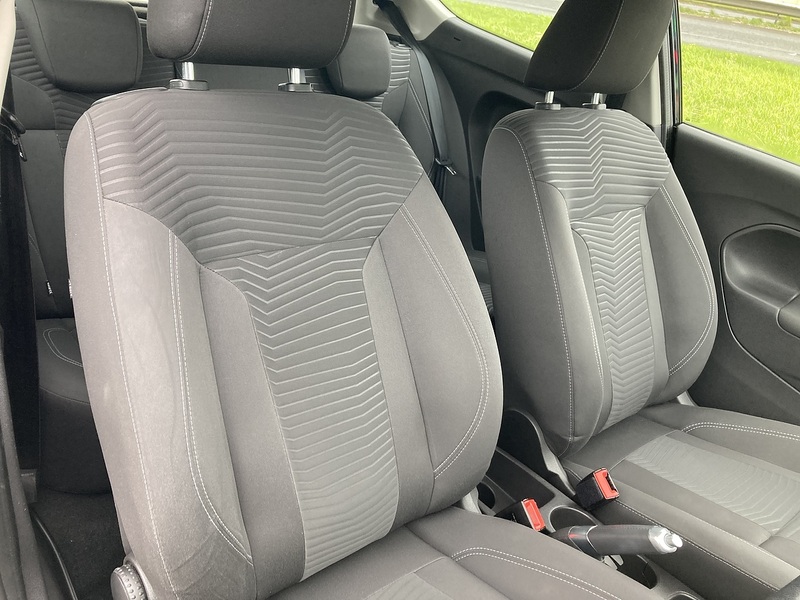 Ford 1.0 Zetec Hatchback 3dr Petrol Manual Euro 5 (s/s) (80 ps)