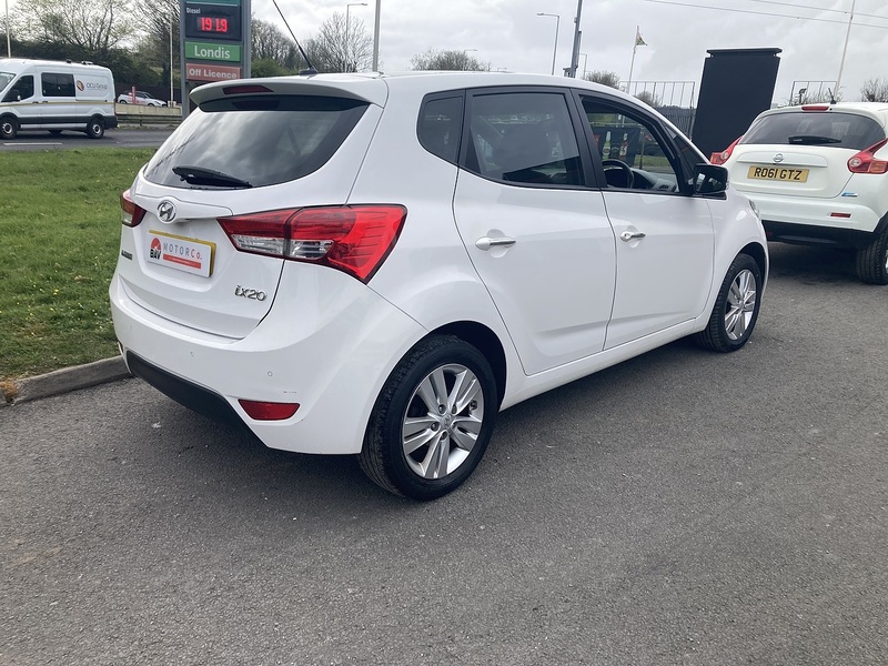 Hyundai 1.4 Style Hatchback 5dr Petrol Manual Euro 5 (90 bhp)
