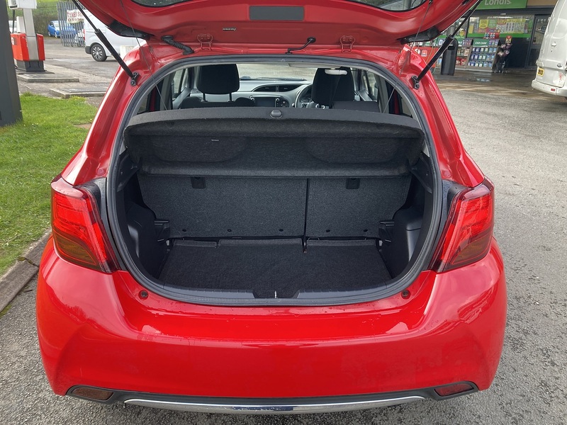 Toyota 1.33 Dual VVT-i Icon Hatchback 5dr Petrol Manual Euro 6 (99 ps)