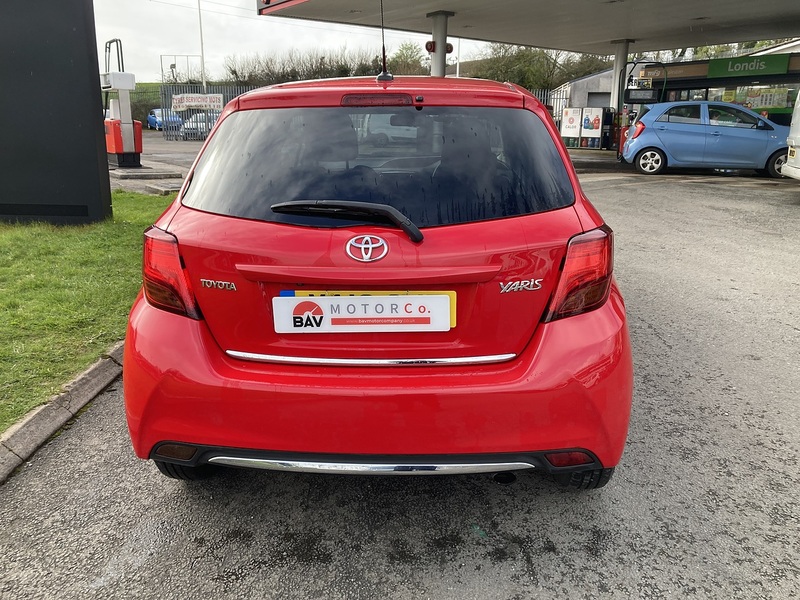 Toyota 1.33 Dual VVT-i Icon Hatchback 5dr Petrol Manual Euro 6 (99 ps)