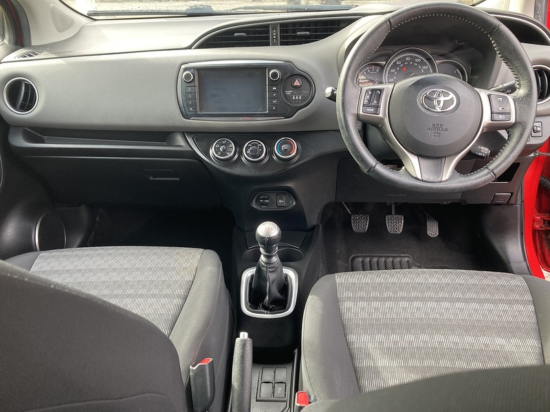 Toyota 1.33 Dual VVT-i Icon Hatchback 5dr Petrol Manual Euro 6 (99 ps)