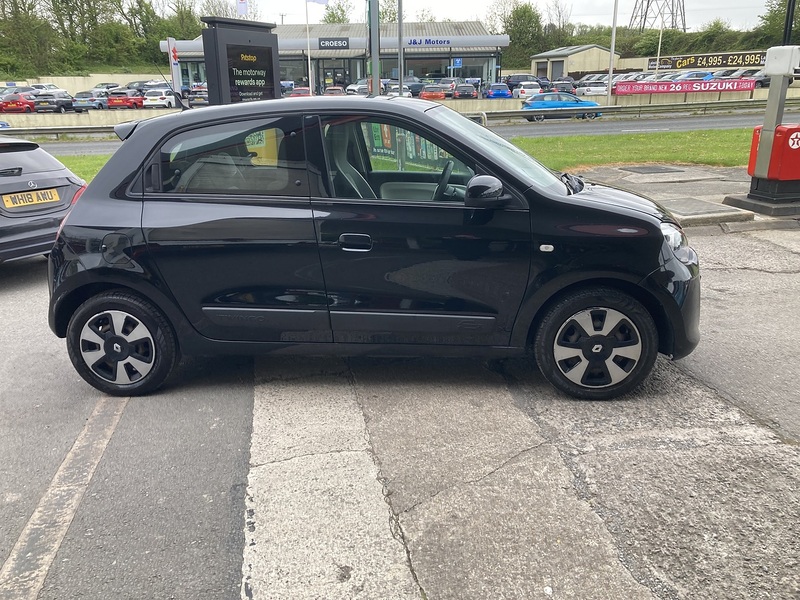 Renault 1.0 SCe Play Hatchback 5dr Petrol Manual Euro 6 (70 ps)