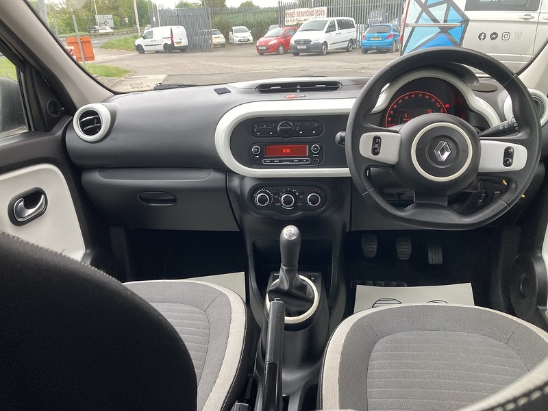 Renault 1.0 SCe Play Hatchback 5dr Petrol Manual Euro 6 (70 ps)