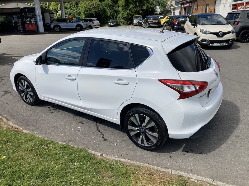 Nissan 1.2 DIG-T N-Connecta Hatchback 5dr Petrol XTRON Euro 6 (s/s) (115 ps)
