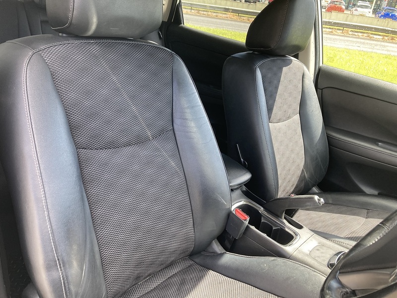 Nissan 1.2 DIG-T N-Connecta Hatchback 5dr Petrol XTRON Euro 6 (s/s) (115 ps)