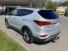 Hyundai 2.2 CRDi Blue Drive Premium SUV 5dr Diesel Auto 4WD Euro 6 (s/s) (7 Seat) (200 ps)