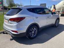 Hyundai 2.2 CRDi Blue Drive Premium SUV 5dr Diesel Auto 4WD Euro 6 (s/s) (7 Seat) (200 ps)